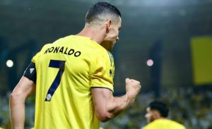 تجاهل رونالدو.. نجم المنتخب البرتغالي يختار الأفضل بالدوري السعودي