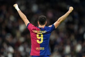 برشلونة يقدم عرضاً رسمياً لتجديد عقد ليفاندوفسكي