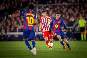 برشلونة أمام تحدي “الريمونتادا” ضد أتلتيكو مدريد في دوري الأبطال