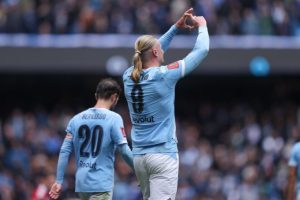 هالاند: حققنا فوزاً عظيماً، وكل مباراة بمثابة نهائي